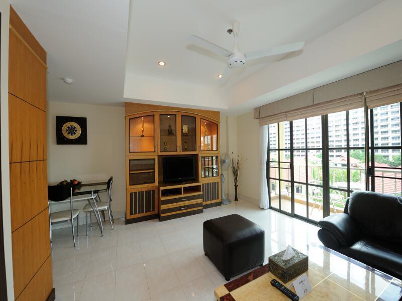 Royal Park Apartments Jomtien Beach Exterior foto